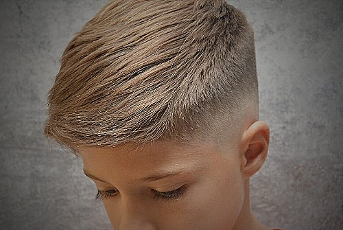 4 on the sides haircut with natural texture