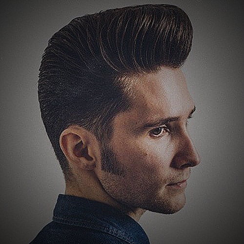 Classic pompadour with 4 on the sides haircut