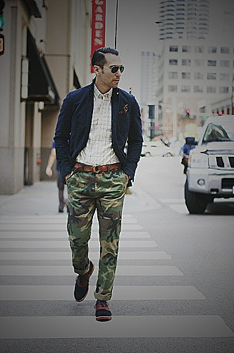 Camo pants with dressy outfits - how to style camo pants men
