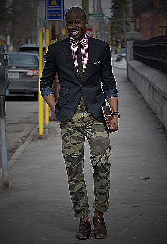 Camo pants with grooming - how to style camo pants men