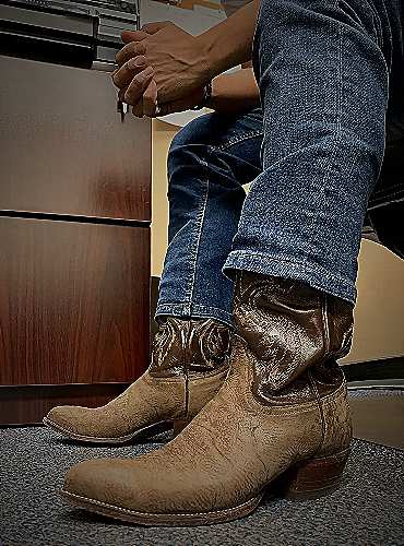 Cowboy boots with full-grain leather