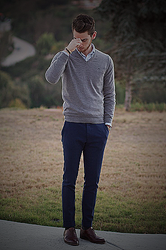 Grey sweater with navy pants - what to wear with navy pants men