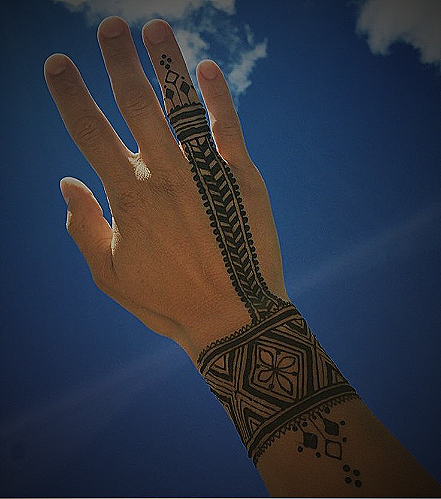 Henna Tattoo on a Man's Hand - can men get henna