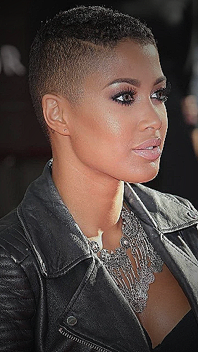 Image of a woman with short hair - do men like women with short hair