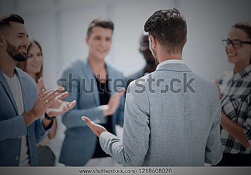 Image of people having a conversation - can a woman love 2 men at the same time