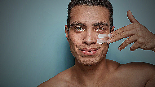 Men and Women have different Skincare Routines - why do men have better skin