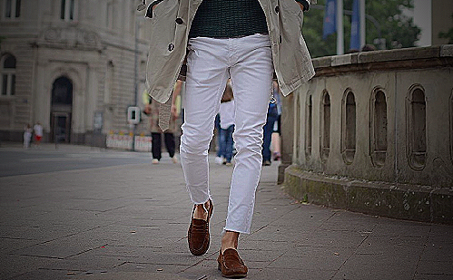 man in white jeans - how to wear white jeans men